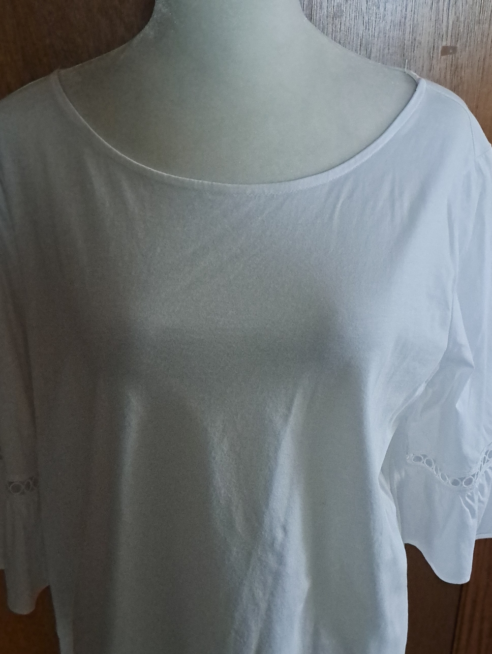 Ann Taylor Factory White Scoop Neck Short Sleeve Top with Lace Trim